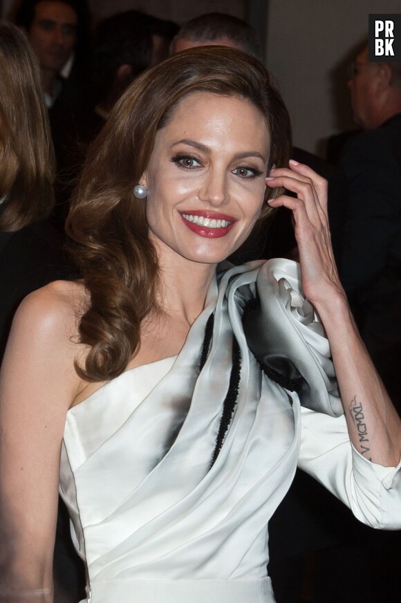 Angelina Jolie a vraiment la peau sur les os