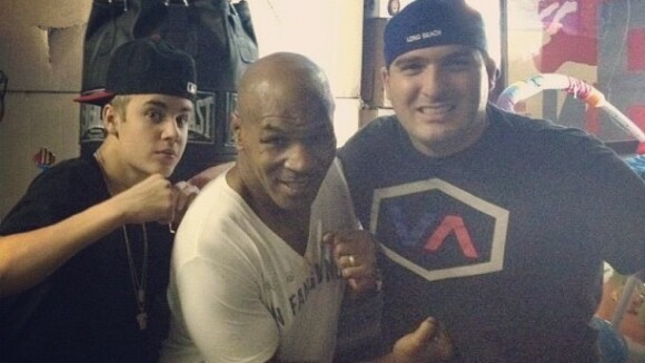 Justin Bieber : Mike Tyson responsable de sa baston avec le paparazzi ? (PHOTOS)