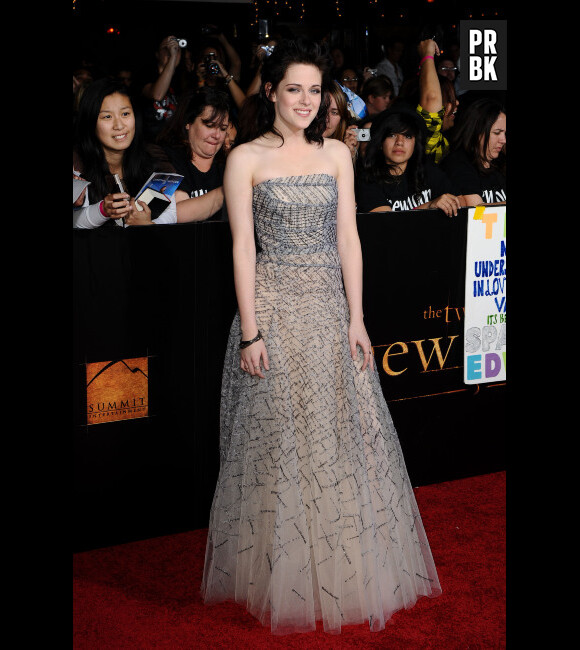 Kristen Stewart, une robe princesse qui fait tâche