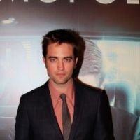 Robert Pattinson : Kristen Stewart pas 100% honnête ? Elle serait encore en contact avec Rupert Sanders !