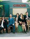 Circus est un groupe composé de Calogero, Stanislas, Philippe Uminski, Karen Brunon et Elsa Fourlon