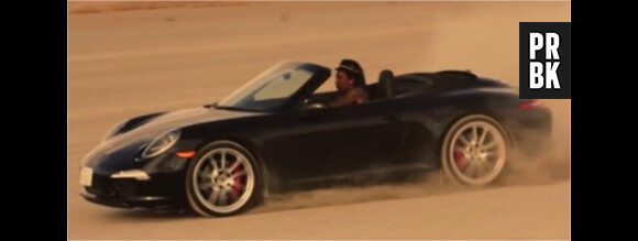 Wiz Khalifa : Dans sa belle Porsche pour son dernier clip