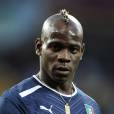 Mario Balotelli n'a pas réussi à voir les courbes de la chanteuse de près !