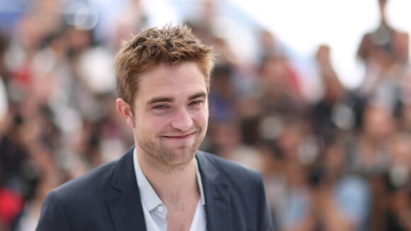 Robert Pattinson : stressé par Twilight, il se fait masser les fesses !