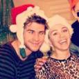 Miley Cyrus et Liam Hemsworth, super complices à Noël