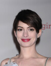 Anne Hathaway remporte le trophée de Meilleure actrice dans un second rôle aux Critics' Choice Awards