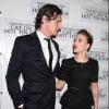 Scarlett Johansson, toute fine à côté de son partenaire de théâtre