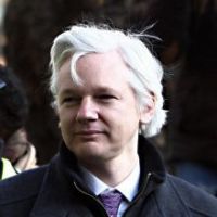 Wikileaks : Julian Assange critique la &quot;propagande&quot; du film de Benedict Cumberbatch !