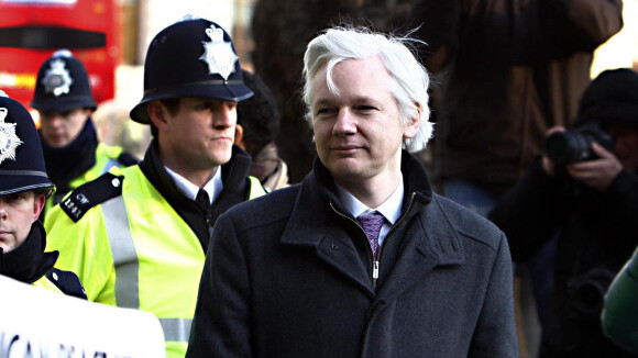 Wikileaks : Julian Assange critique la "propagande" du film de Benedict Cumberbatch !