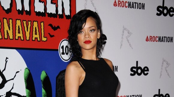 Rihanna : un sextoy pour Chris Brown ? Karrueche Tran dislikes this !