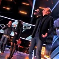 The Voice 2 : Les coachs en mode Jean-Jacques Goldman reprennent Envole-moi en live !