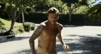David Beckham : Très hot et au bout de l&#039;effort pour la dernière campagne H&amp;M !