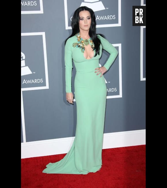 Katy Perry a misé sur un beau décolleté pour les Grammy Awards 2013