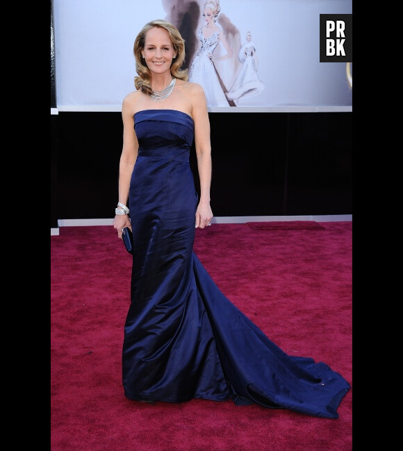 Helen Hunt, en robe bustier bleue H&M Conscious aux Oscars 2013