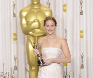 La robe Dior de Jennifer Lawrence l'a fait trébucher