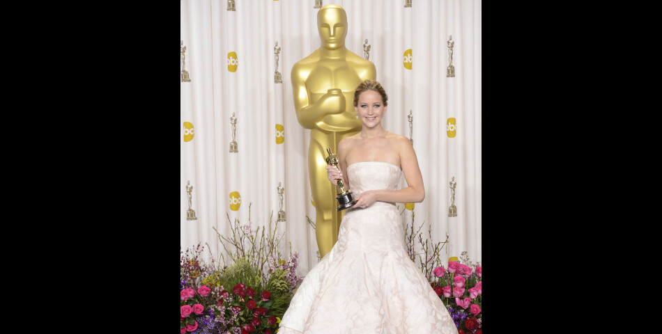 La robe Dior de Jennifer Lawrence l&#039;a fait trébucher