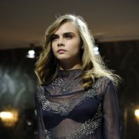 Cara Delevingne sexy et transparente pour H&M