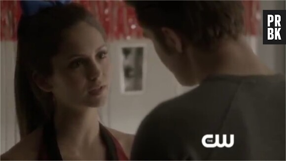 Elena va draguer Stefan dans Vampire Diaries