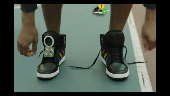Google - des chaussures qui parlent : K2000 version baskets !