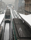Les transports sont en partie bloqués par la neige