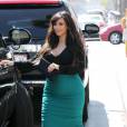  Kim Kardashian ferait mieux d'arrêter de porter des habits moulants 
  