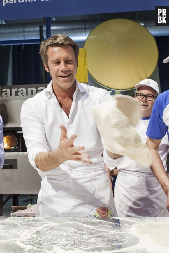 Le Prince Emmanuel Philibert de Savoie sur le tournage de sa prochaine émission au Championnat du monde de la pizza, le 17 avril 2013 à Parme