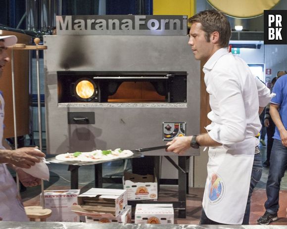 Le Prince Emmanuel Philibert de Savoie sur le tournage de sa prochaine émission au Championnat du monde de la pizza, le 17 avril 2013 à Parme