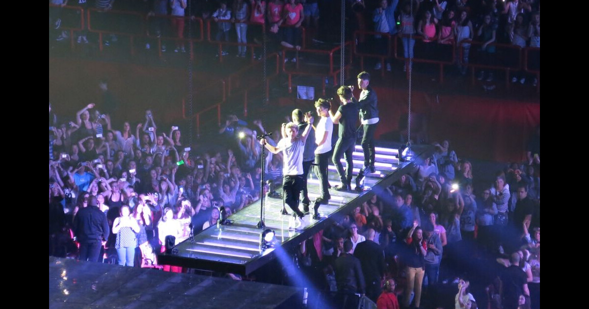 One Direction Paris Interview One Direction à Bercy : Harry Styles malade, Niall Horan rockstar ...