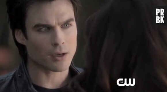 Damon se glisse dans la tête d'Elena dans The Vampire Diaries