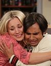 Raj et Penny en train de pleurer dans The Big Bang Theory