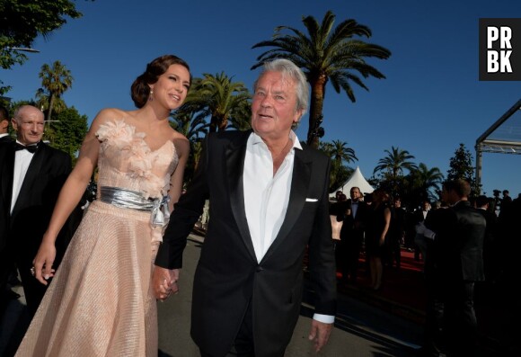Alain Delon et Marine Lorphelin très classes pour la projection de Plein Soleil au Festival de Cannes 2013