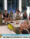 Les Anges 5 assistent à un tour de magie.