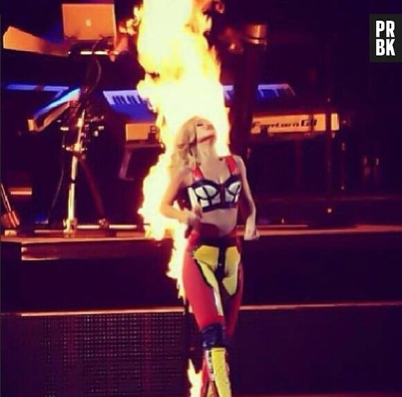 Rihanna "on fire"