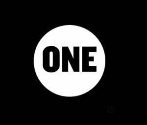 ONE est le nom de l'ONG fondée par Bono, le membre du groupe U2