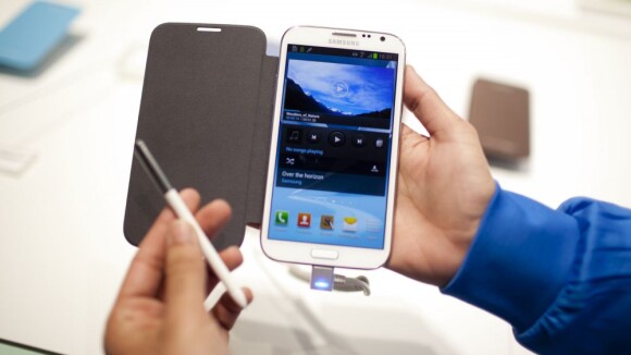 Iphone, Blackberry, Samsung Galaxy : des smartphones rechargeables... avec les fesses