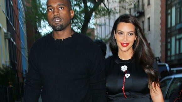 Kim Kardashian maman ! Kanye West à ses côtés pour un accouchement en avance