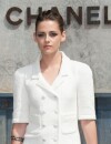 Kristen Stewart : fringues de luxe et gants en cuir pour le défilé Chanel à la Fashion Week