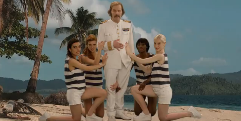 Philippe Katerine bien entouré dans le clip Sexy Cool - Purebreak