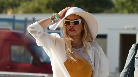Rita Ora : oops, son bikini se fait la malle