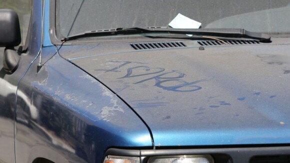 Kristen Stewart : un petit comique écrit "I Love Rob" sur sa voiture