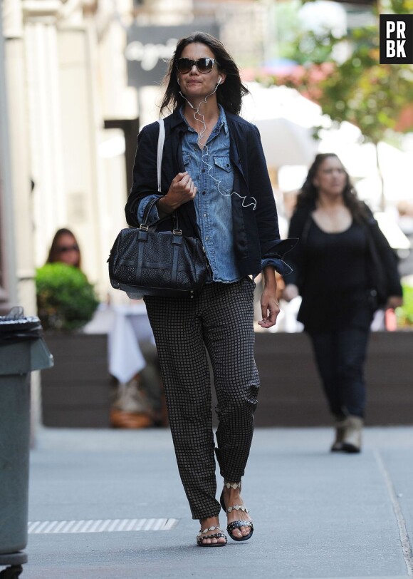 Katie Holmes en mode "mémère" dans les rues de New York le 26 juillet 2013.
