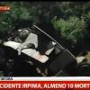 Italie : un car a chuté de 30 mètres de haut près de Naples