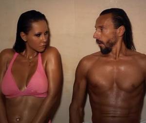 Bob Sinclar et Laly de Secret Story dans un sketch  pour faire le buzz.