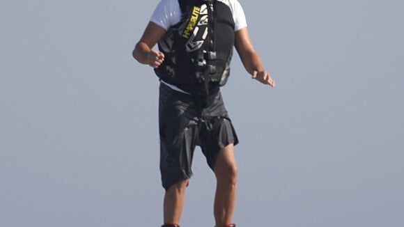 Leonardo Dicaprio : il marche sur l'eau comme Jésus à Ibiza