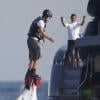 Leonardo Dicaprio s'essaie au jetlev flyer à Ibiza