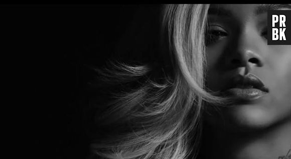Rihanna : sensuelle pour la pub de son parfum Rogue