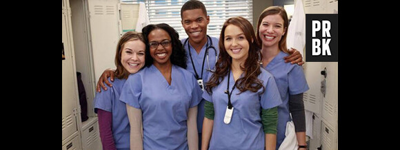 Grey's Anatomy saison 10 : Leah, à droite, va se mettre en couple avec l'un des personnages principaux