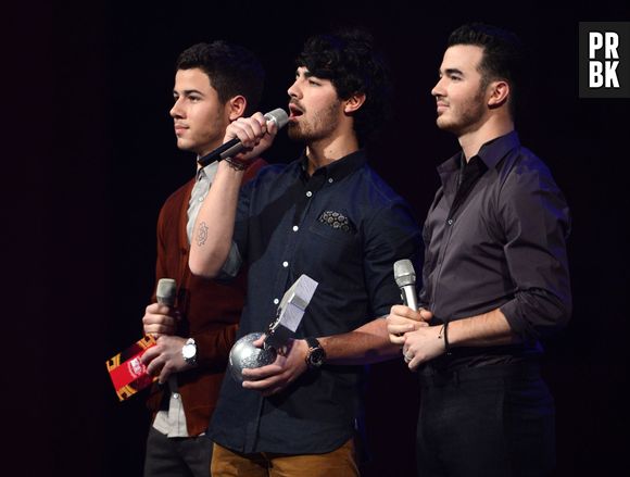 Jonas Brothers : leur tournée annulée à cause des tensions