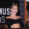 Miley Cyrus "plus heureuse que jamais" sans Liam Hemsworth