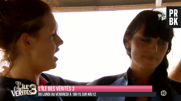 L'île des vérités 3 : Astrid Poubelle paniquée en plongée